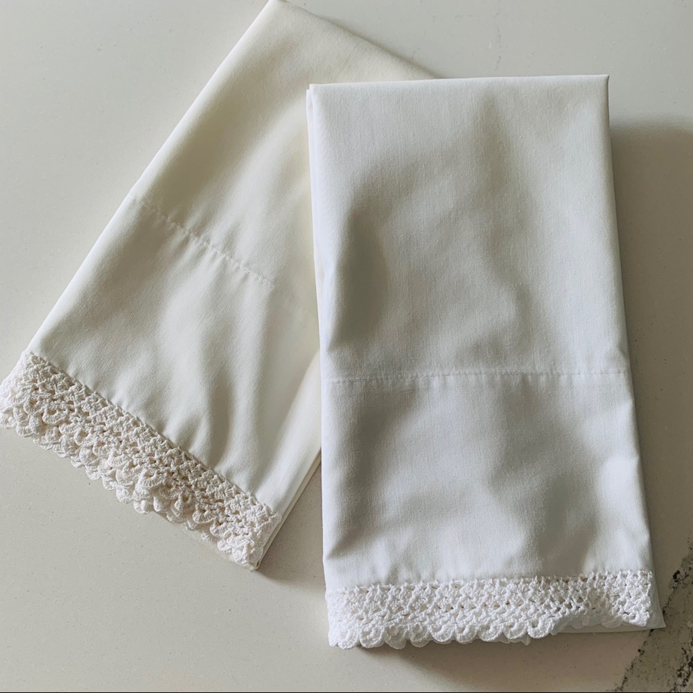 2 Crocheted Trim Cotton/Poly Pillowcases